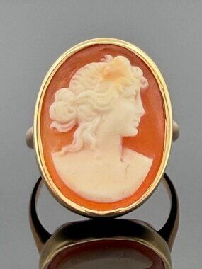 Vintage Shell Cameo Ring 10K Gold Oval Bezel Portrait Size 6.25 Estate